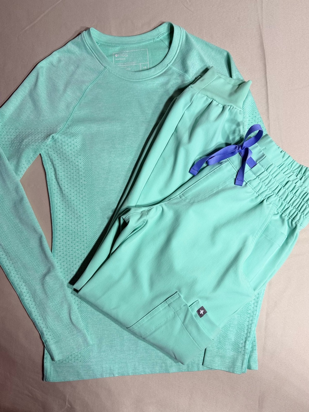 FIGS Mariner XXSP Uman Relaxed Mid-Rise Joggers + Seamless XS Top Matching Set